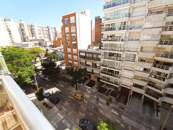Apto Al Frente Con O Sin Muebles Y Garaje Fijo. Cerca De La Playa, Comercios Y Entretenimientos.