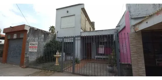 Venta Casa Con Local Barrio Pompeya En Merlo  Apta Crédito