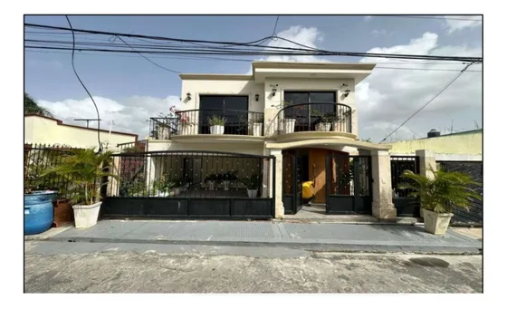 Preciosa Casa De Dos Niveles En El Cafe Santo Domingo Oeste 