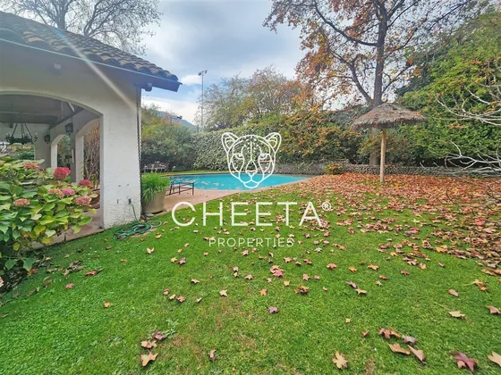 Preciosa Casa Estilo Chilena En Pasaje Cerrado