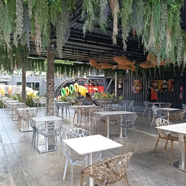 (hl28) Vendo Fondo De Comercio En Mañongo En Jueves En La Calle De Hambre De Mañongo