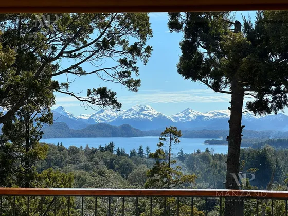 Venta Casa 3 Ambientes Vista Franca Al Lago - Barrio Calfuco - Villa La Angostura.- 