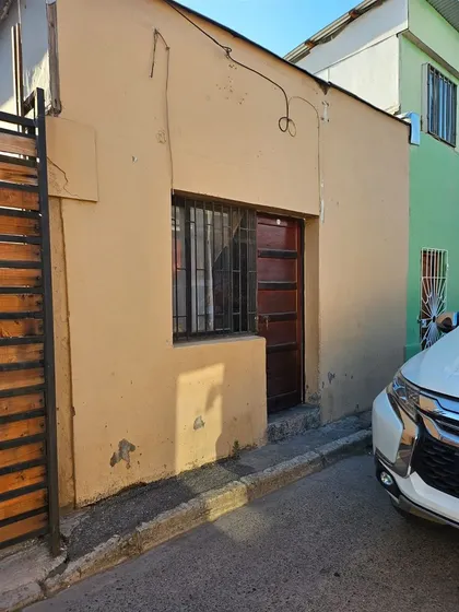 Casa En Venta De 4 Dorm. Pobl. Seguro En Puente Alto