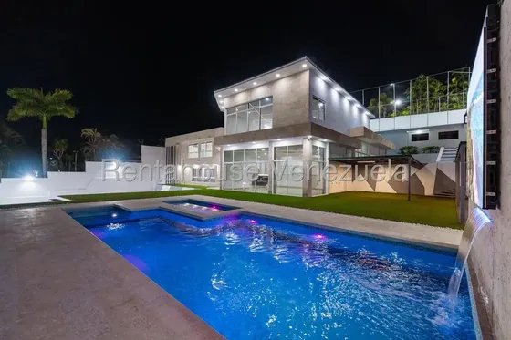 Casa En Venta En La Lagunita Piscina Cancha A Estrenar Carcas