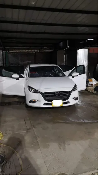 Mazda 3 2.0 Sport Touring