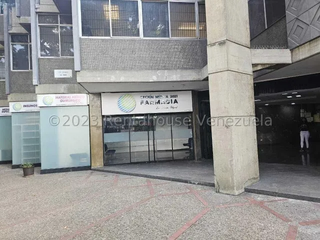 Jg Cod Flex 23-22048 Se Alquila Estupendo Local A Pie De Calle En Plaza Venexuela Negociable