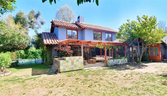 Casa En Arriendo De 5 Dorm. En Las Condes