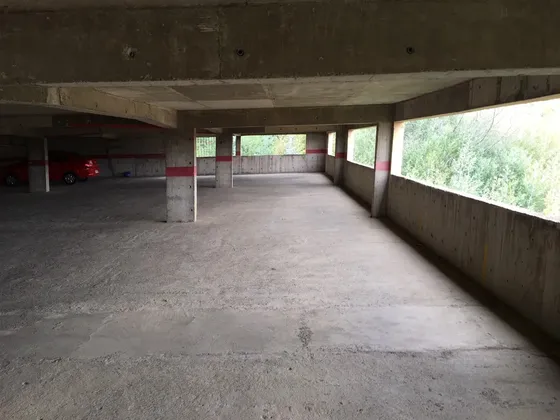 Oportunidad: 9 Estacionamientos A Pasos Del Jumbo 1 Norte