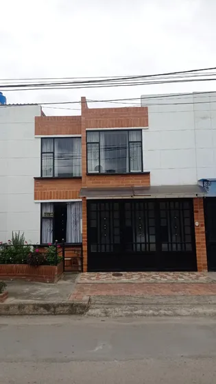 Casa En Paipa Boyacá, En Cercanía A Colegios, Parques Acuáticos, Lago Sochagota Y Zonas Verdes
