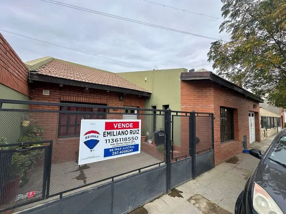Casa 3 Dorm Con Quincho Y Patio Sobre Av Lisandro 