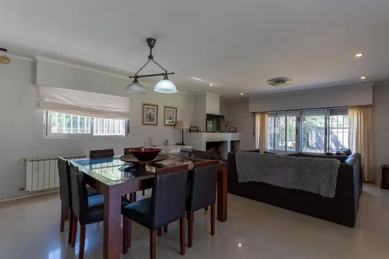 Casa A La Venta En Lujan Hosteria Norte Calle El Chalchalero Nº 528 Apta Credito Hipotecario