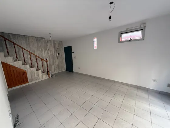 Ph O Departamento Tipo Casa De 4 Ambientes Sin Expensas Con Patio En Planta Baja.  Parque Patricios