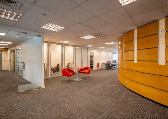 Escelente Y Moderna Oficina Ubicada En El Golf Las Condes