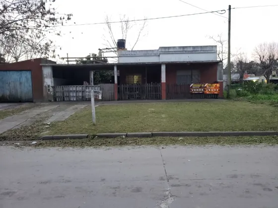 Vendo Dos Casas En Veronica Punta Indio.