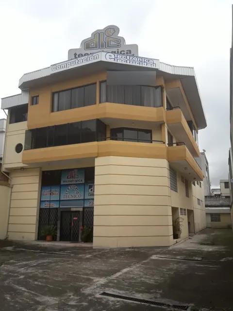 Edificio Arriendo 1500m2 Ofic. Bodegas, Dep. Centro Norte Quito, Electricidad Y Agua 24/7
