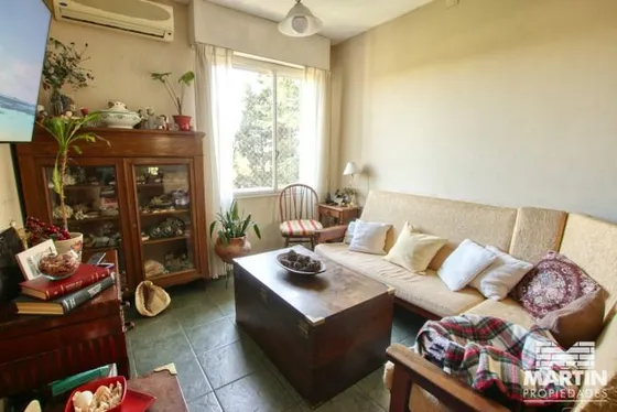 Muy Luminoso Departamento De Cuatro Ambientes.