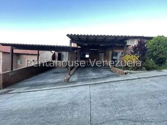 Town House En Venta Loma Linda Mls #25-7755 Kn