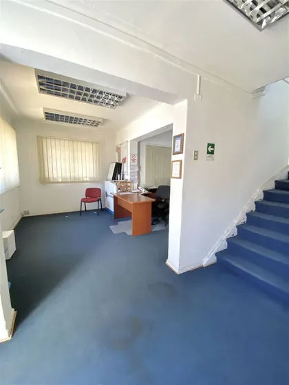 Casa Comercial En Venta De 4 Dorm. En Ñuñoa
