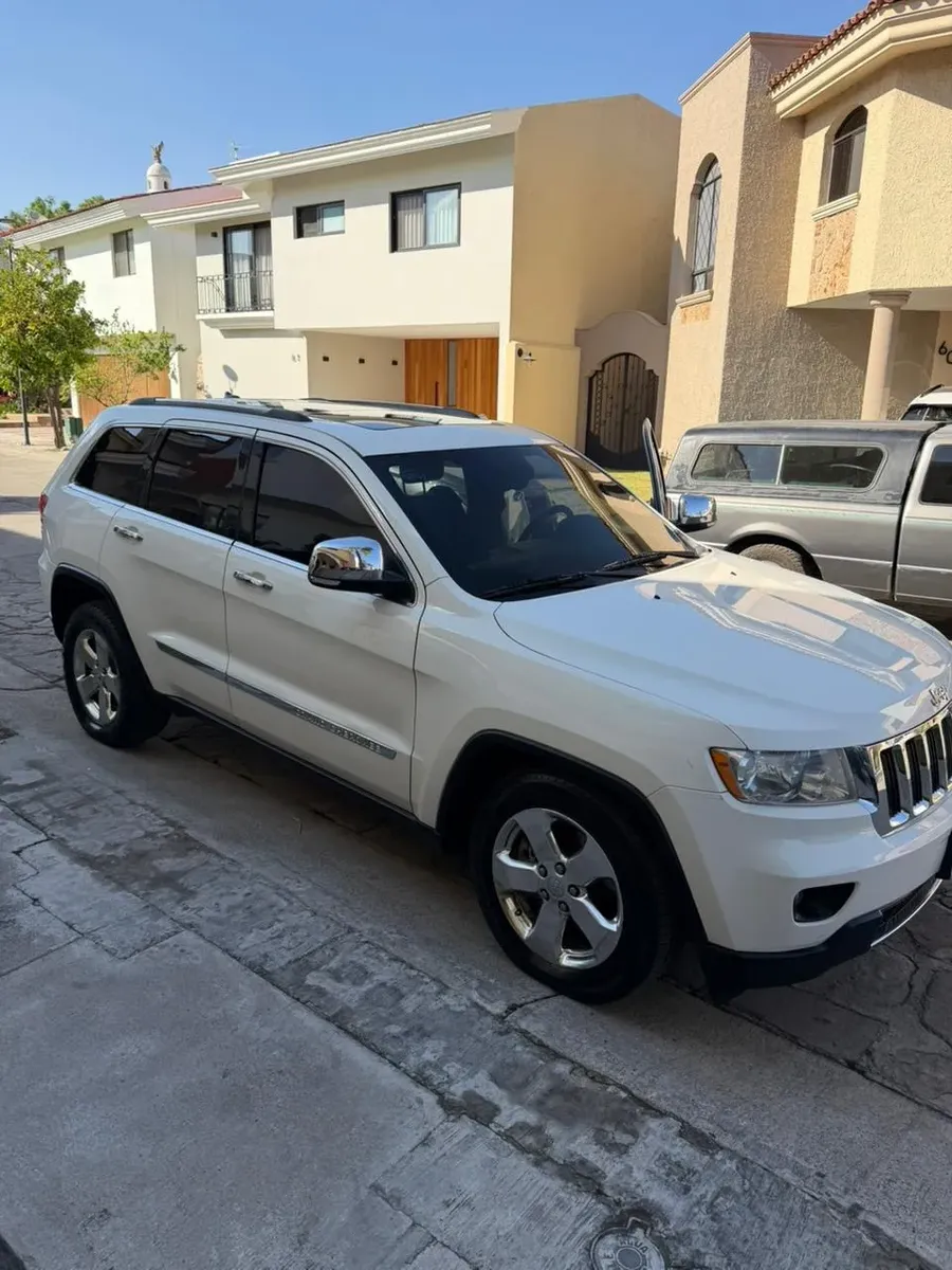 Jeep Grand Cherokee 5.7 Limited Premium V8 Navegación 4x4 Mt