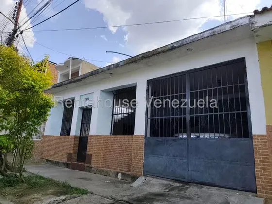 Ammp En Venta Casa En Los Caobos Valencia