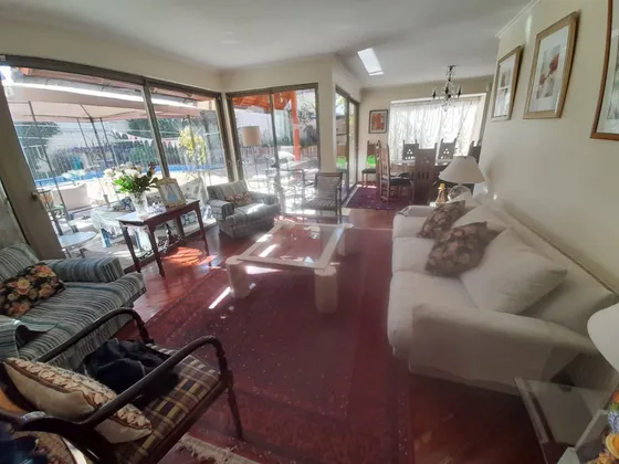 Casa En Venta De 5 Dormi. En Las Condes San Carlos Apoquindo