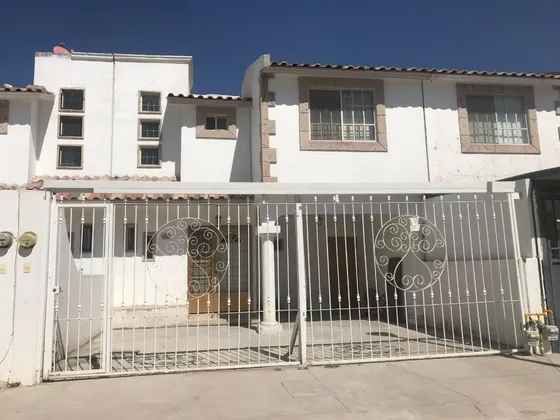Casa En Renta, Amueblada Palma Real Viñedos