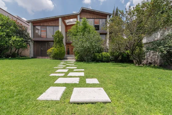 ¡descubre El Hogar De Tus Sueños En Bosques De Las Lomas!