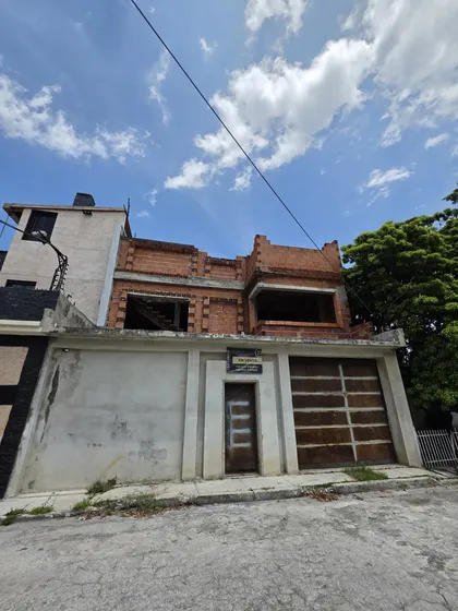 Diseña A Tu Gusto Casa En Venta Barrio Sucre, Maracay Ubicada En La Privilegiada Zona Norte De Maracay, Esta Encantadora Propiedad En La Urbanización Barrio Sucre