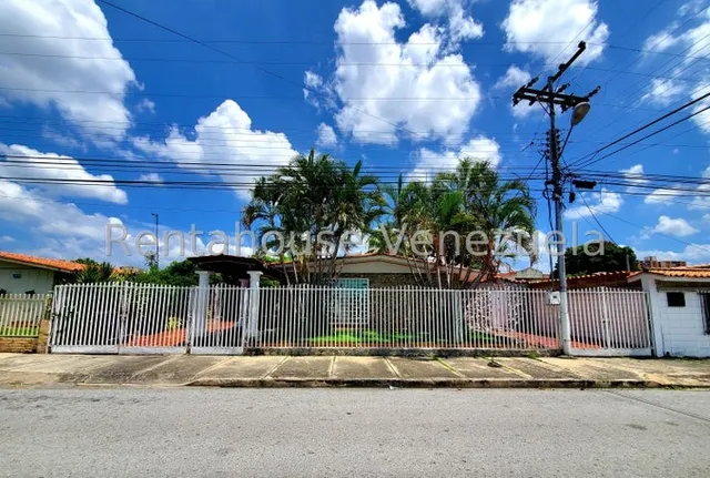 Gbf 25-6542 Vendo Linda Casa Con Terreno Fundación Mendoza Comunícate Ya.