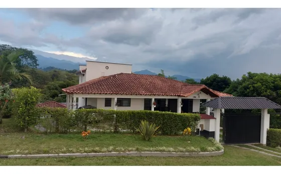 Casa Campestre En Venta En Condominio Via Barcelona.