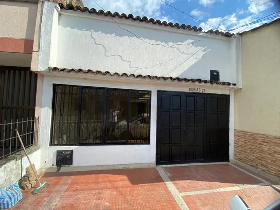 Casa Amplia, Acogedora Y Cerca A Todo En El Barrio El Obrero