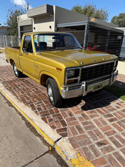 Ford F-100 3.6 Std