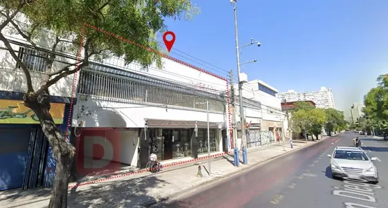 Venta Local Comercial En Santiago 517 M2 / 30.900 Uf