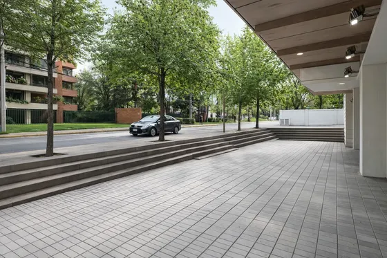 Arriendo Local Comercial De 176,7m2 | Av. Las Condes