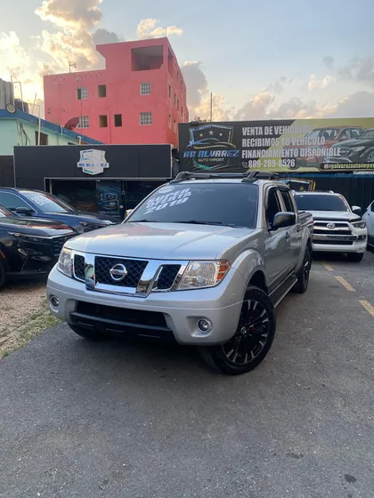 Nissan Frontier Americano