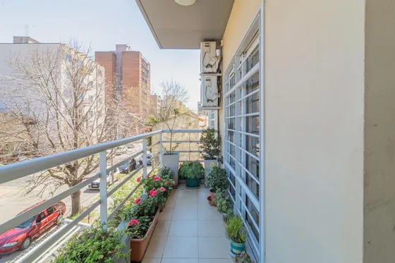 Venta Departamento Semipiso De 3 Ambientes Con 1 Cochera En Morón