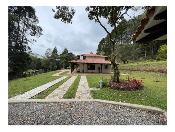Rhbr-14848 (finca)  2 Niveles  (guarne, Vereda La Brizuela) 