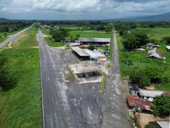 Estación De Servicio Carretera Barquisimeto- Acarigua La, Sarare, Cod. 24-5019 Nds 2 Casas, Restaurante, Flota De Vehículos, Empresa 