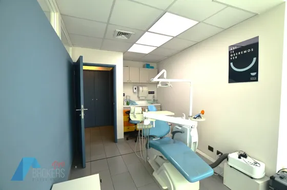 Clínica Dental Completa, Equipada, Patente, Permisos. 47 M²