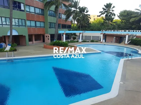 En Venta Apartamento Con Una Hermosa Vista Al Mar En El Conjunto Residencial Emerald Suites En Tucacas.