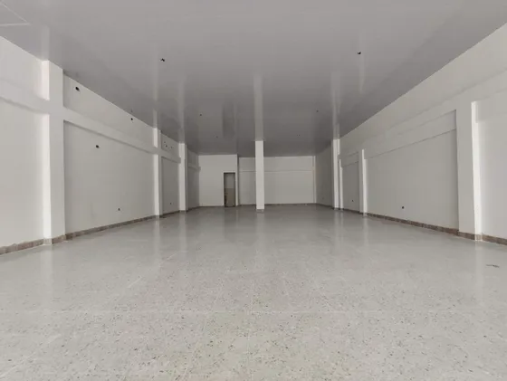 Local En Arriendo En Avenida Libertadores. Cod A26165