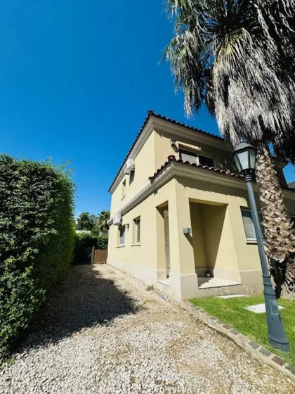 Boulevard Del Sol - Duplex Tipo Casa Con Jardin - Dueño Directo