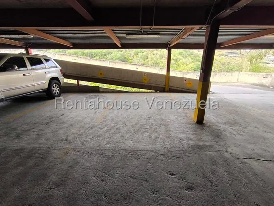 Apartamento En Alquiler Los Naranjos Humboldt Mls #25-22037