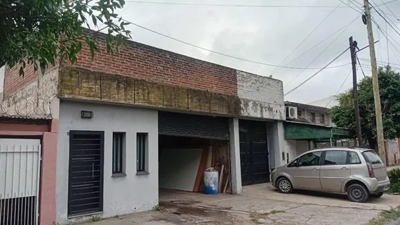 Galpón En Venta - Oficinas - Local - 420mts2 - Lomas De Zamora