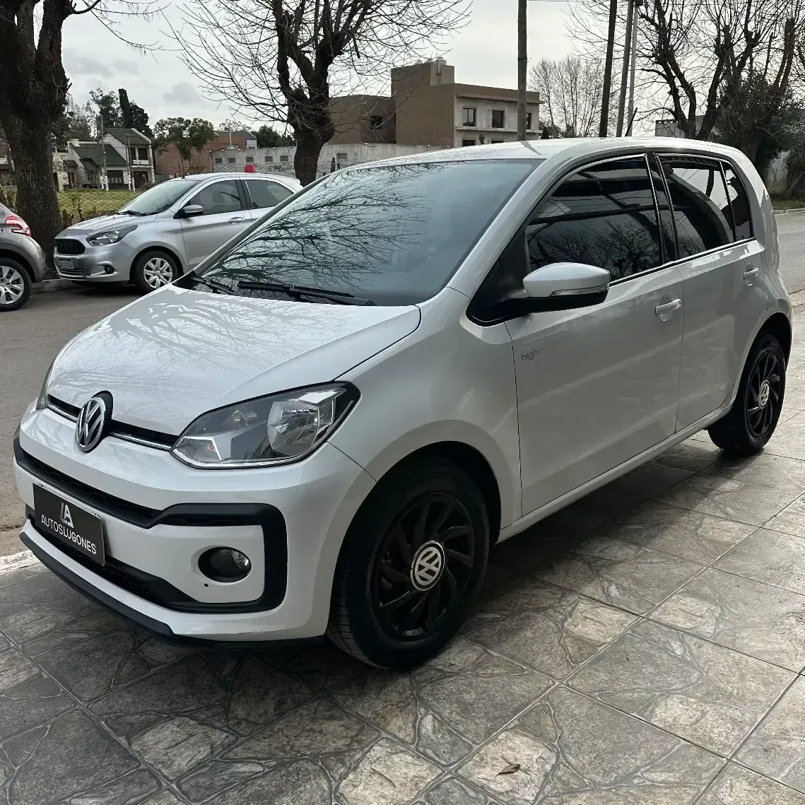 Volkswagen Up! 1.0 High Up! 75cv 5 p