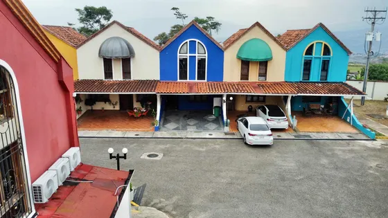S.c Casa En Venta En La Castellana Urb. Buenaventura