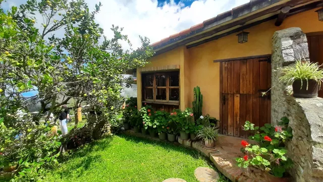 Conjunto De Cuatro Edificaciones - Galipán - Sector Manzanares - Video - Xavijennyinmuebles