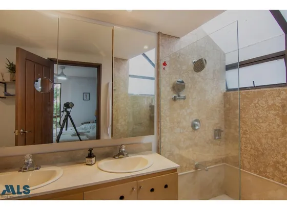 Apartamento Parcialmente Remodelado En Sector De P...(mls#254229)