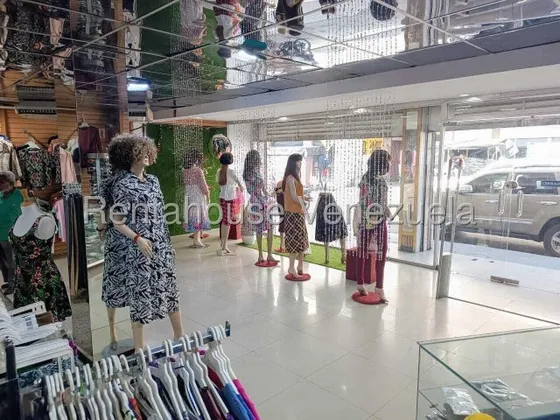 Maikelly Zabala Vende, Local Comercial Con Ubicación En El Centro Barquisimeto, Flex: 25-16307, Cuenta Con 110 Mt2, Mz