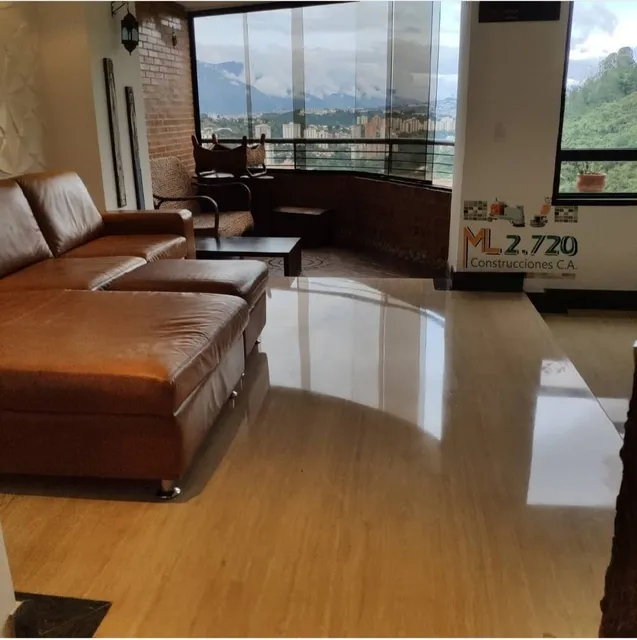 Emplomado Diamantado Cristalizado En Piso De Marmol Granito